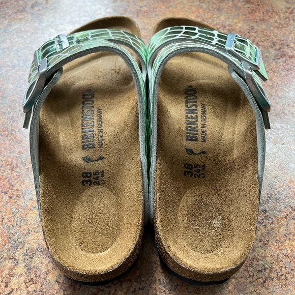 NWOT Iridescent green Birkenstock Arizonas - Picture 4 of 10